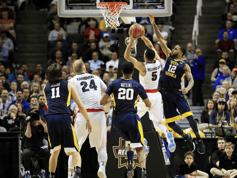 包含赛前丹佛掘金备战NBA季后赛，防线松动细节曝光，媒体盛赞，赛程密集仍需轮换的词条