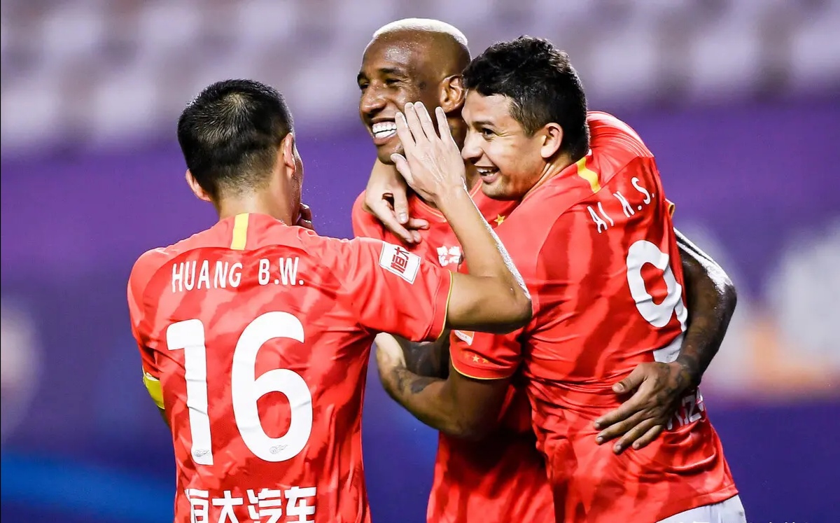 九游娱乐-北京首钢今夜豪取连胜，志在中超名次提升，话题不断，纪律约束更严格(武汉三镇连胜中超)