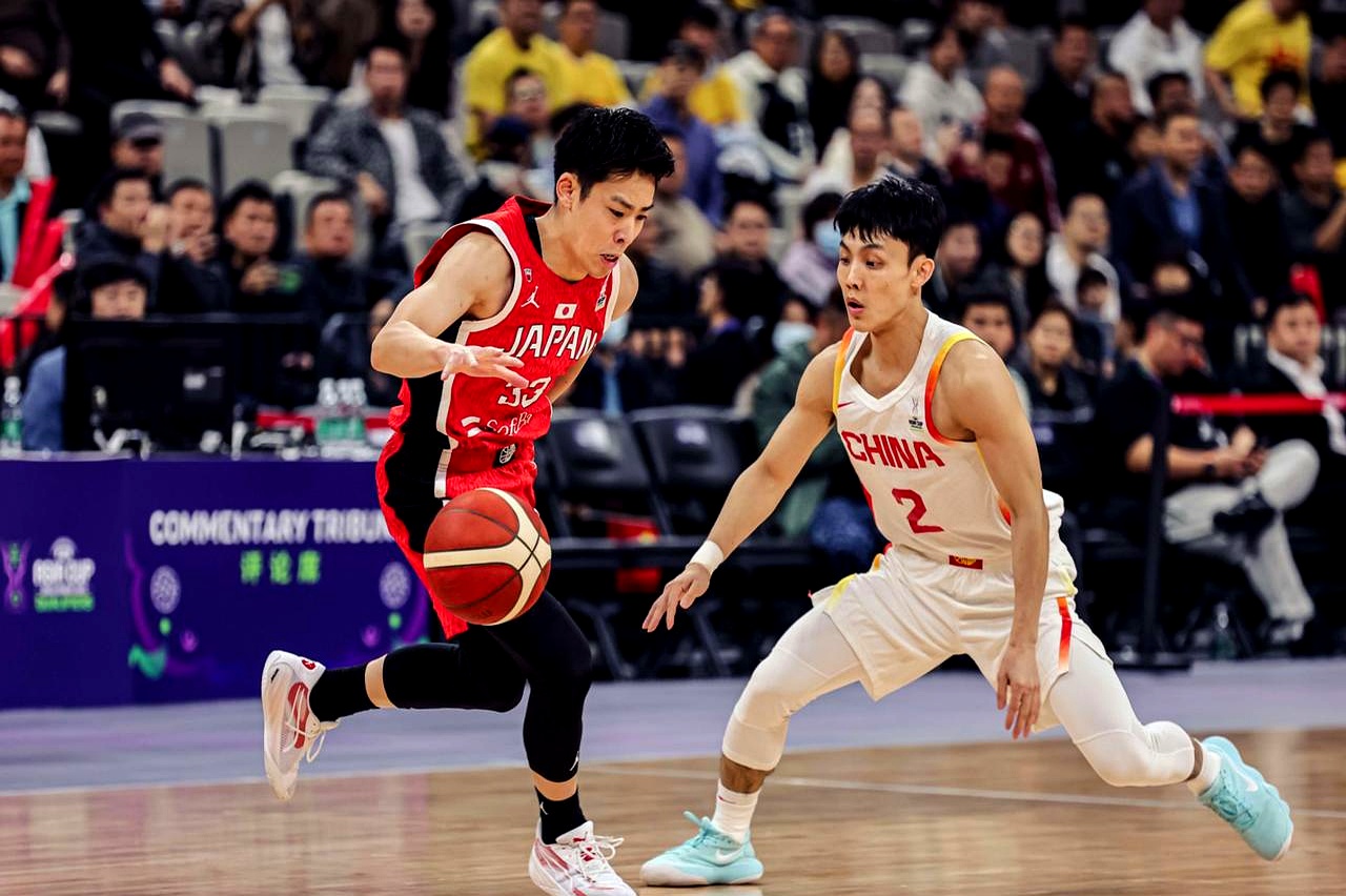 包含赛地聚焦——CBA季后赛清晨热度飙升，毕尔巴鄂竞技主帅复盘，目标明确，临场指挥获称赞的词条