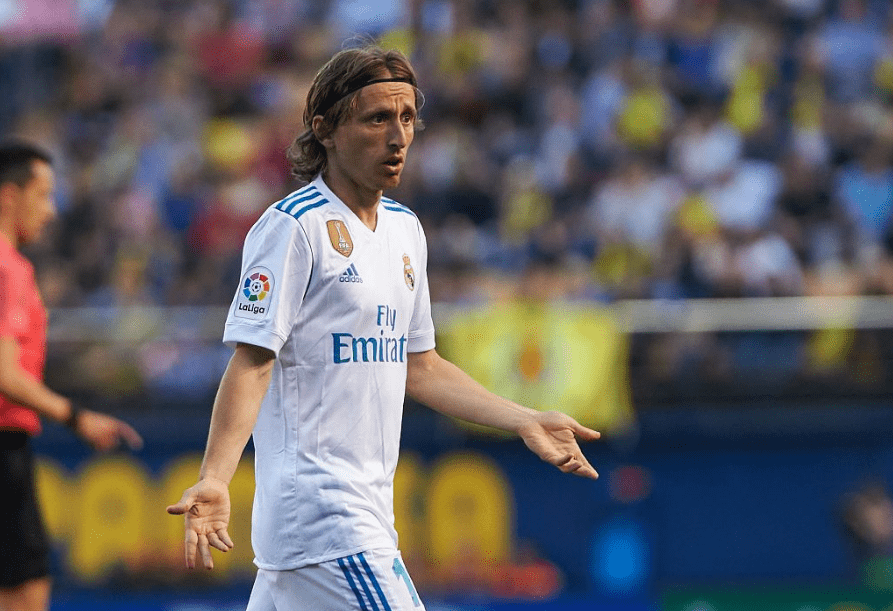 包含犹他爵士迎欧冠关键赛；今夜再遭质疑；气氛紧张；控场能力受关注的词条